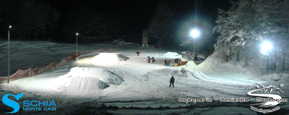 Snowpark Parkaio in notturna